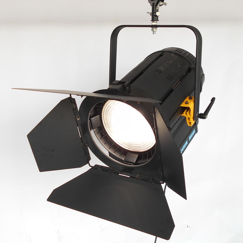 Il film della sostituzione LED di HMI Fresnel accende la luce TLCI&gt;97 di 450W il LED Fresnel per illuminazione dello studio fornitore
